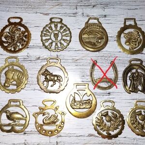 Brass Horseshoe Decorations, Vintage Ornaments, Nice and Solid Wall Decor